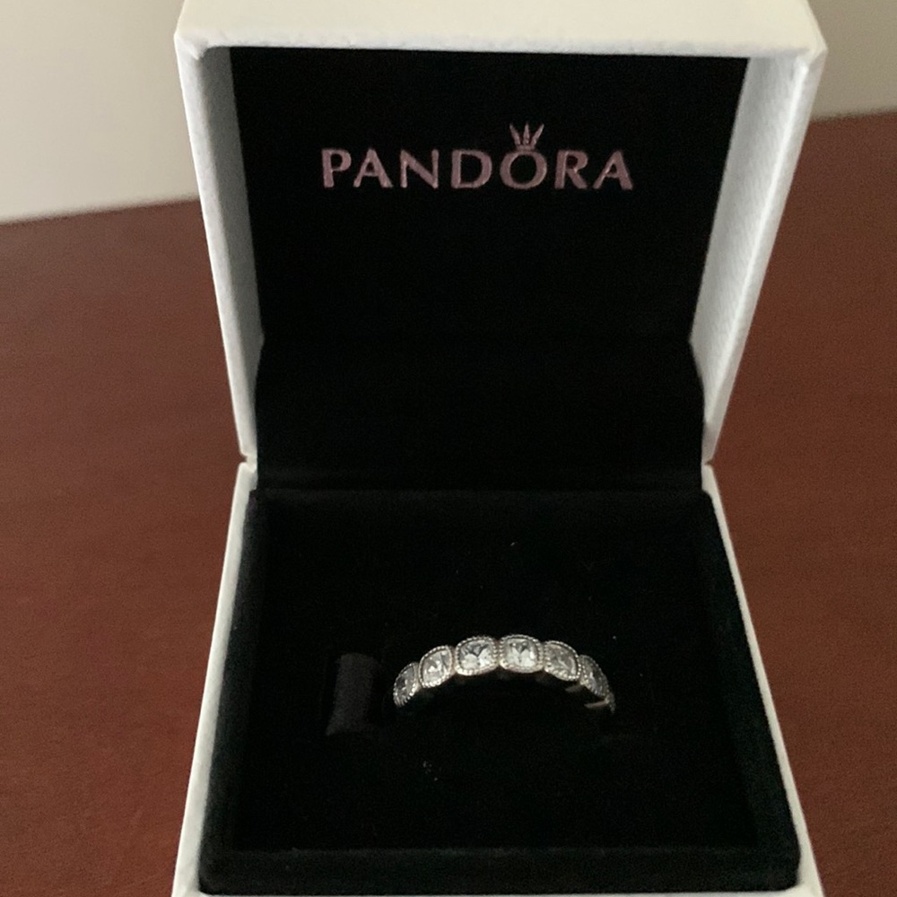 Pandora size 6 silver and clear 7 stone anniversary style ring